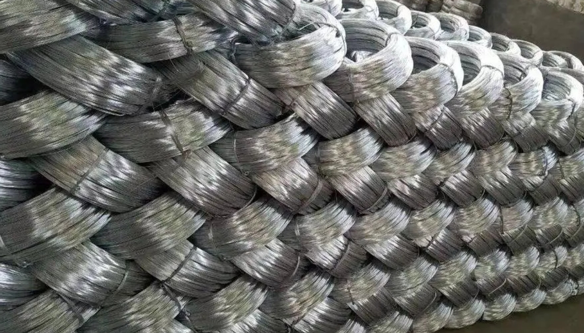 https://www.zzsteelgroup.com/hot-dip-galvanized-steel-wire-gi-iron-wire-3-6mm-4-6mm-for-fence-panels-and-nets-product/